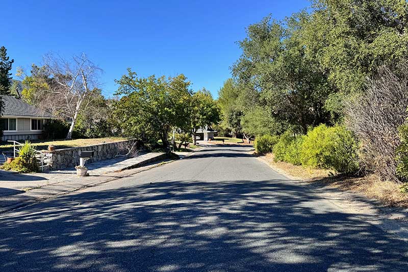 Ruthspring Dr is a lovely country road in Santa Clarita CA