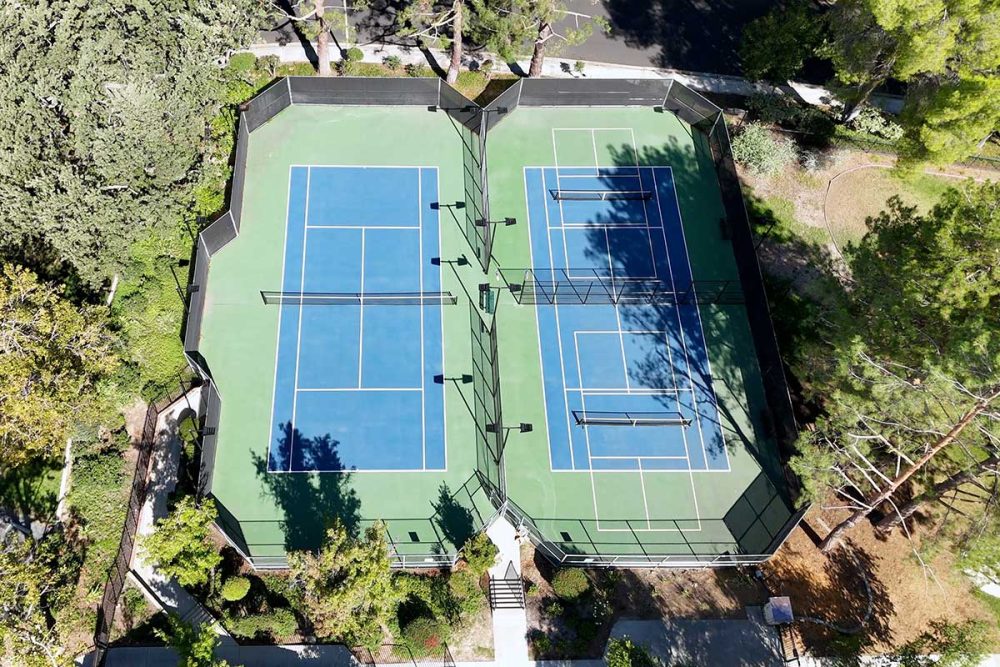 Tennis and Pickleball Courts in Valencia Hills