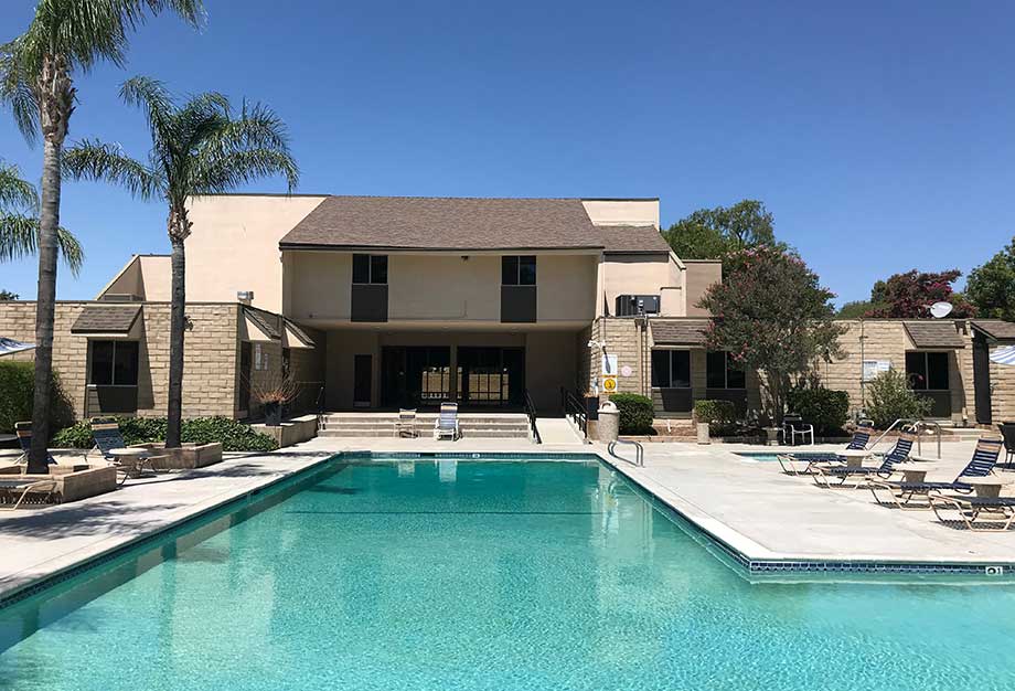 Lakeshore HOA Clubhouse and Pool