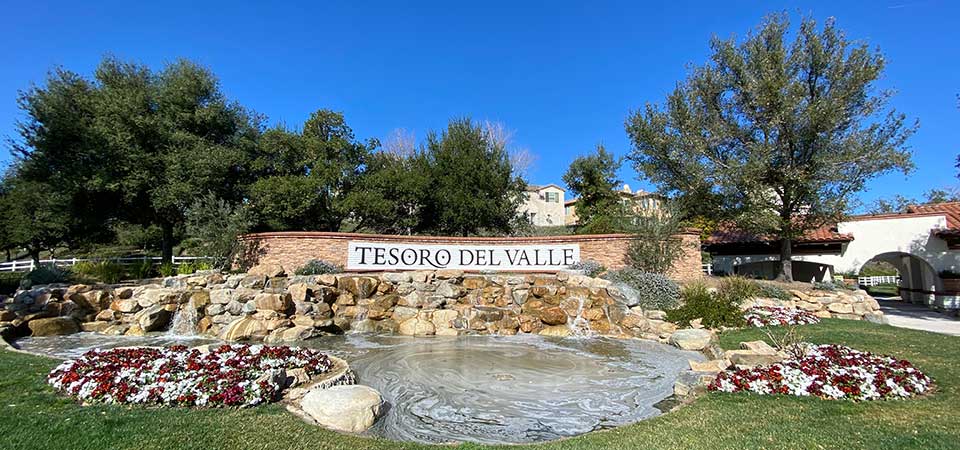 Tesoro Del Valle Community Sign