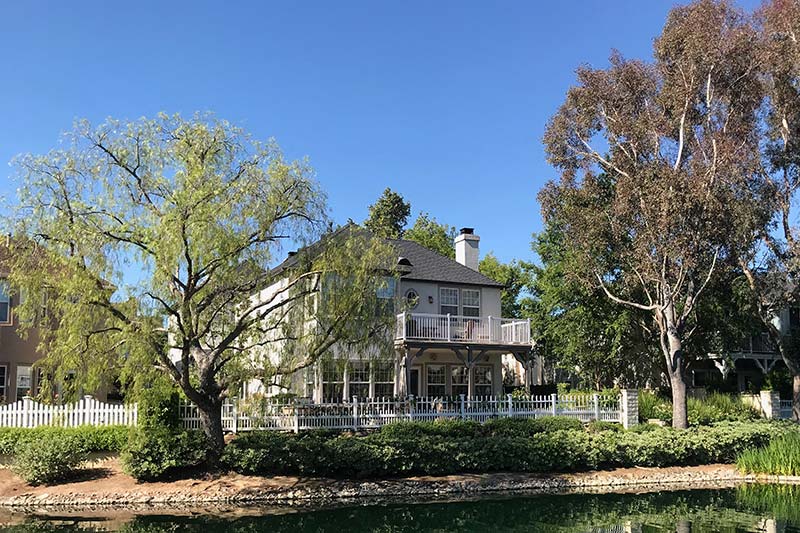 Waterfront Home in Valencia Bridgeport