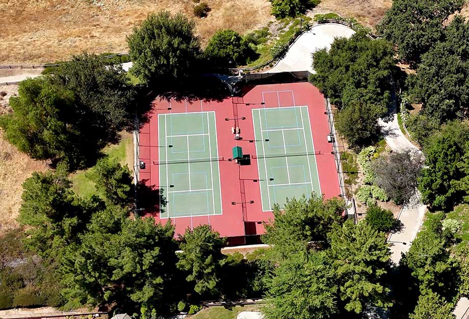 HOA Tennis Courts in Valencia Summit