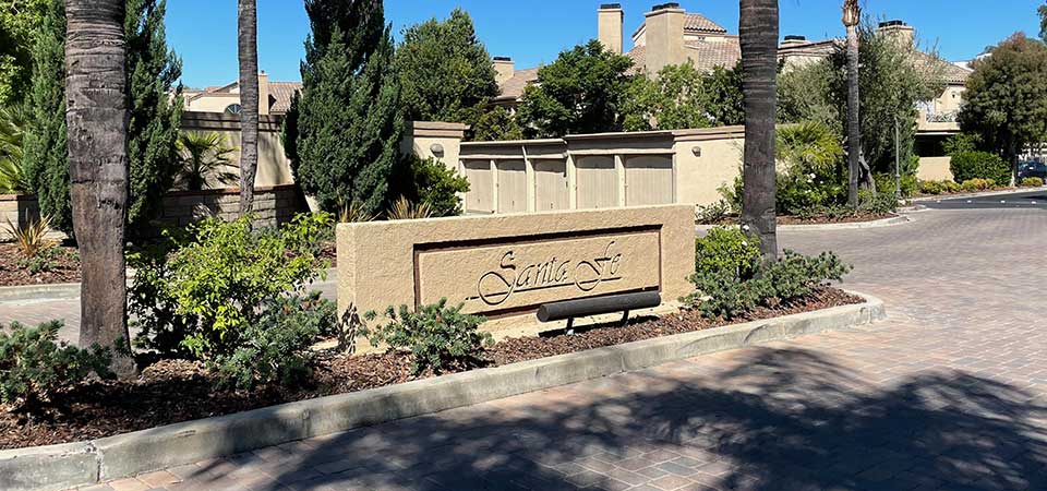 Santa Fe Condo Community Sign