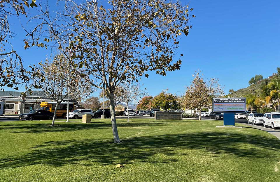 Mountain View Elementary School Signage