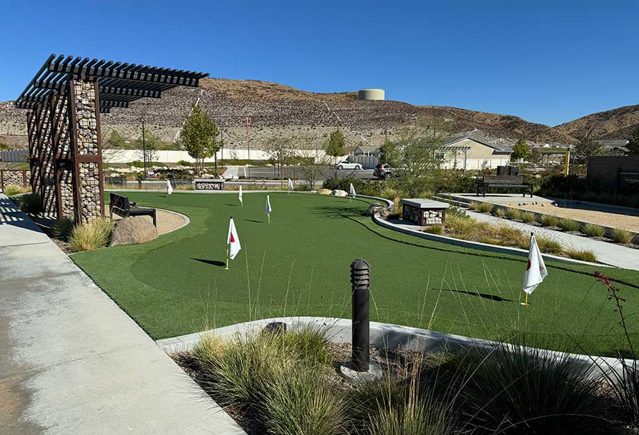 Putting Greens at Altis VuePoint Recreation Area