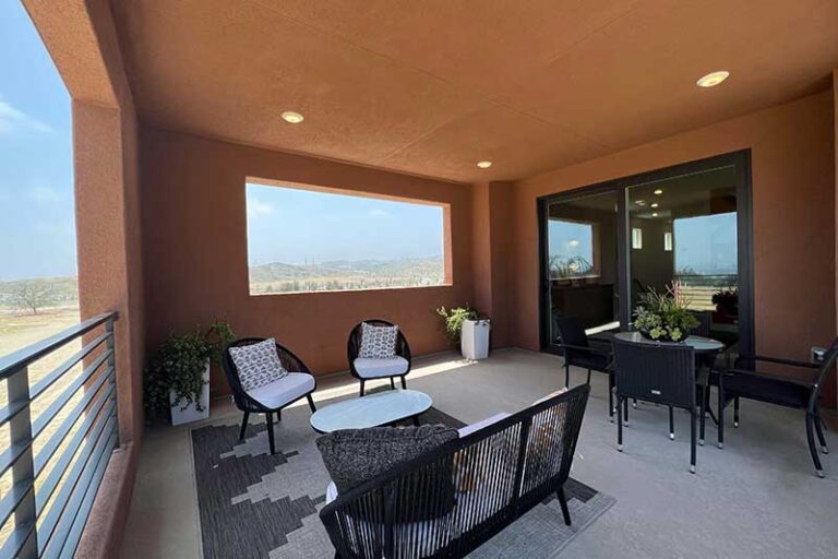 Lovely Outdoor Deck in Rowen Home