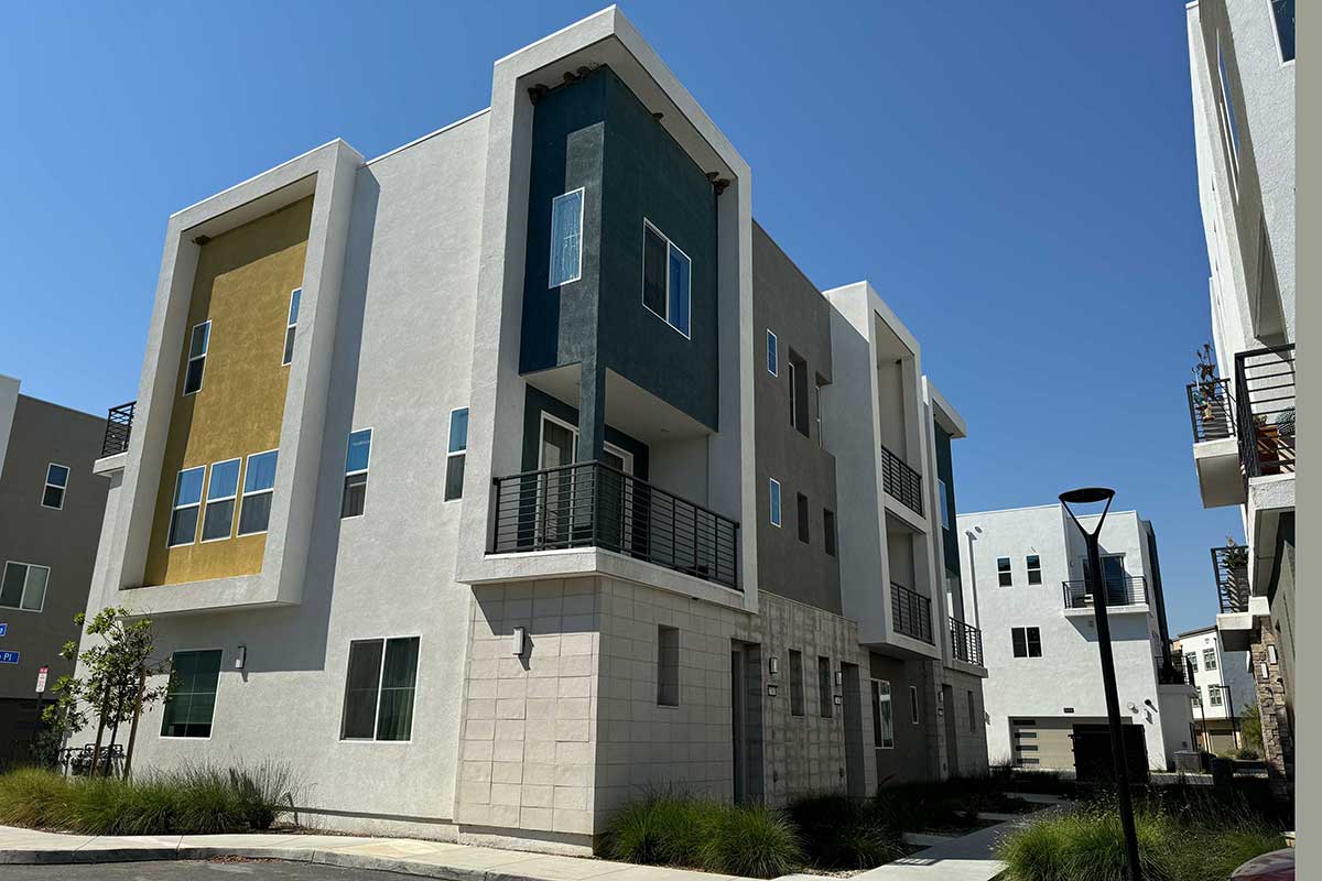 Modern Townhomes in Tulip Neighborhood of Valencia CA