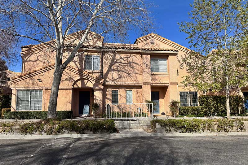 Front Elevation of Two condos in Diamond Head Neighborhood of Stevenson Ranch