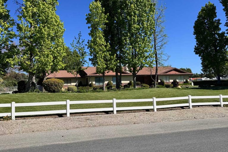 Large Single Story Home in Hasley Canyon