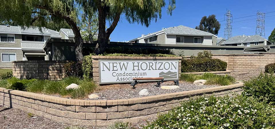 Signage for New Horizon Condominuims in Santa Clarita CA